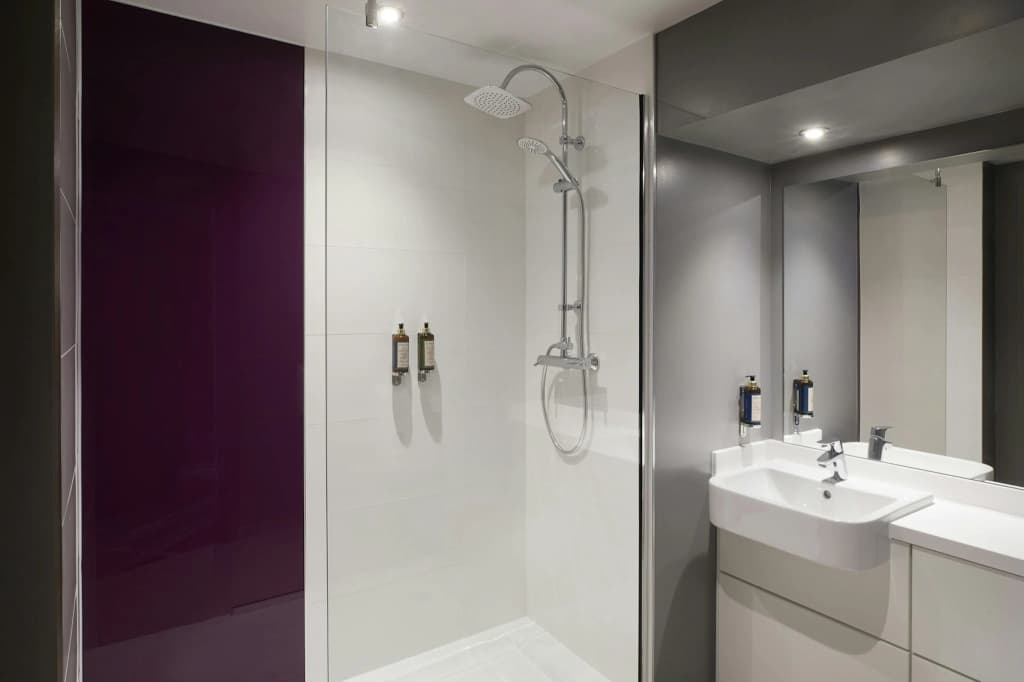 Premier Inn London Kensington - photo 9