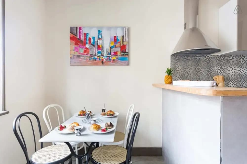 Bright Renovated Parisian Apartment - photo 8