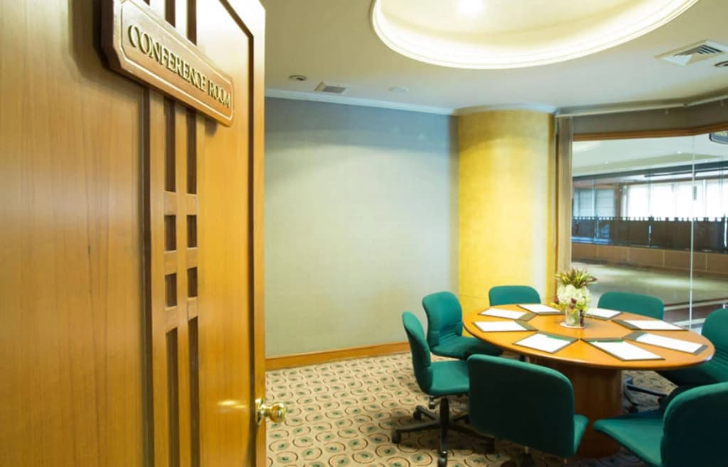 Emerald Hotel Bangkok - photo 29