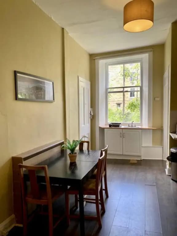 Large 5 Bedroom Flat in Marchmont, Edinburgh - photo 6