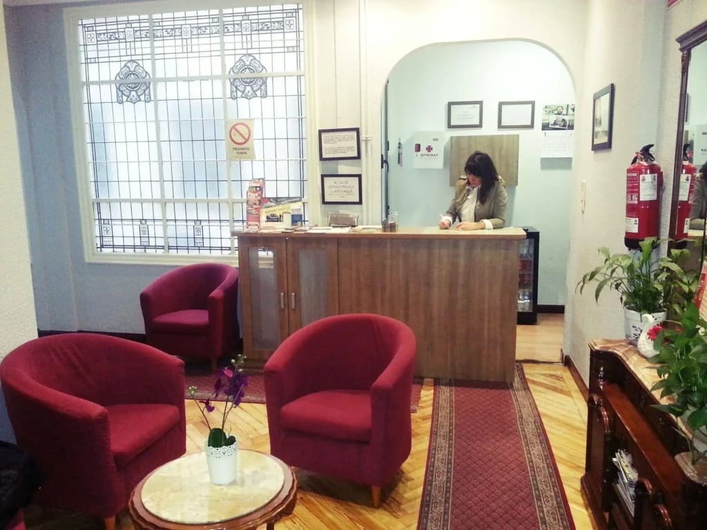 Hostal Avenida - photo 16