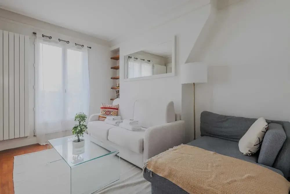 Apartment in Montmartre With 1 Room - photo 6