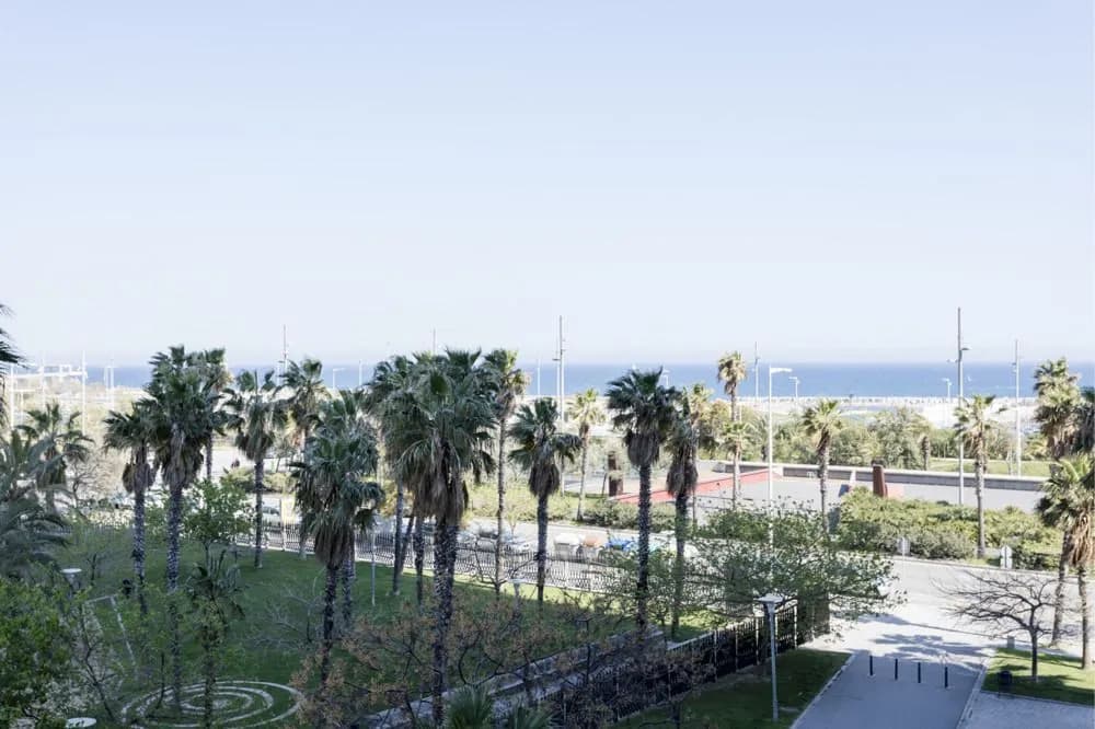 Unique Rentals - Seafront Lux Suite - photo 18