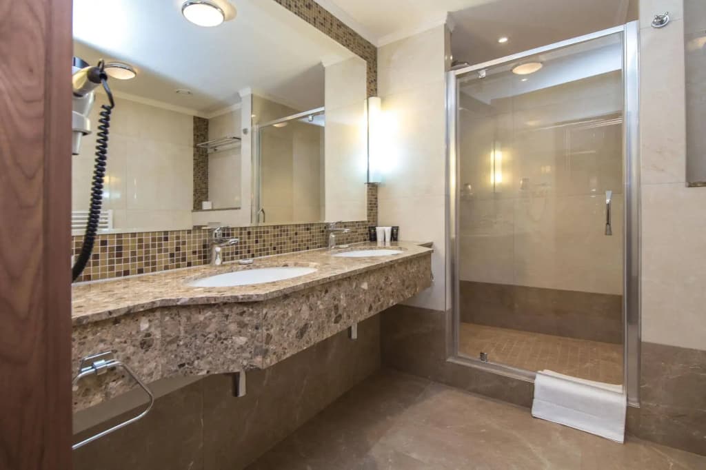 Merchant's Crown Suites and Spa - photo 10