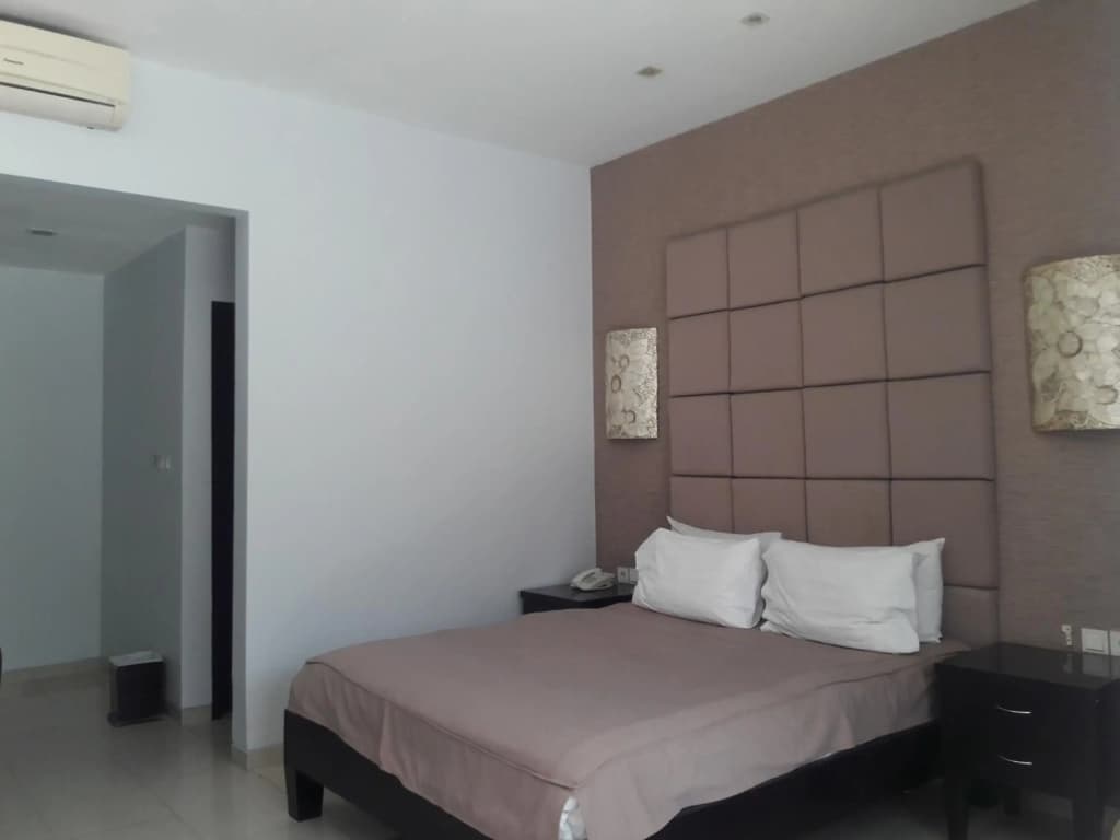 The Radiant Hotel - photo 32