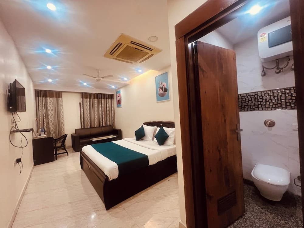 Hotel Lagoona and Banquet Hall - photo 5