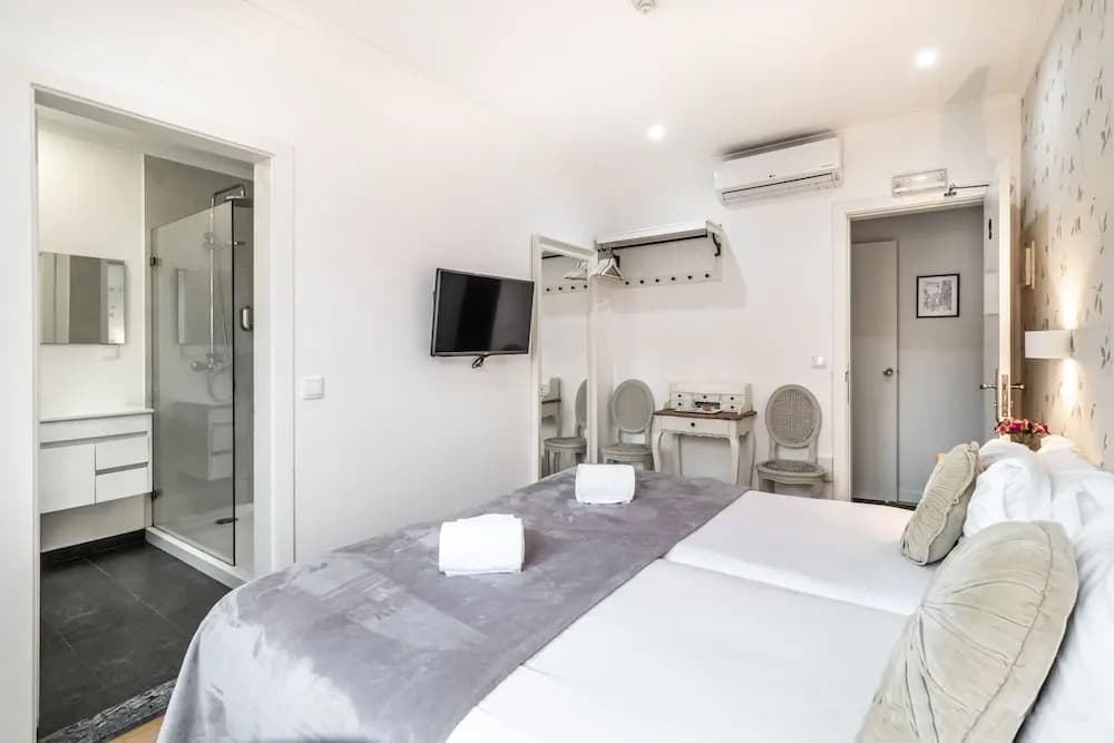 Lisbon Terrace Suites for Large Groups - photo 3
