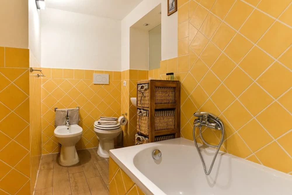 Spanish Steps Studio Apartment - photo 3