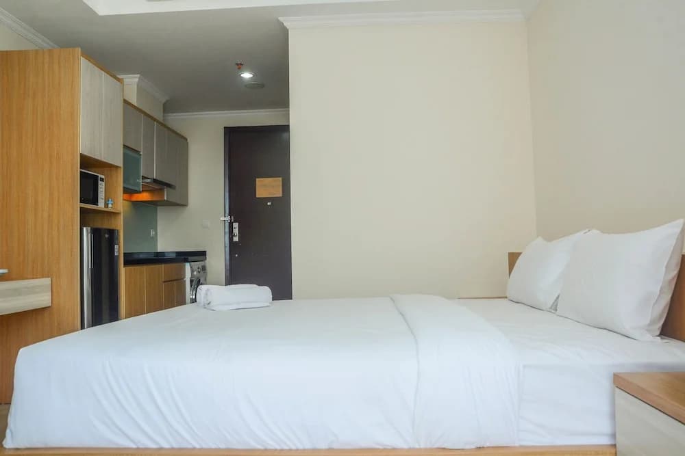 Minimalist and Comfy Studio at Menteng Park Apartment - photo 3