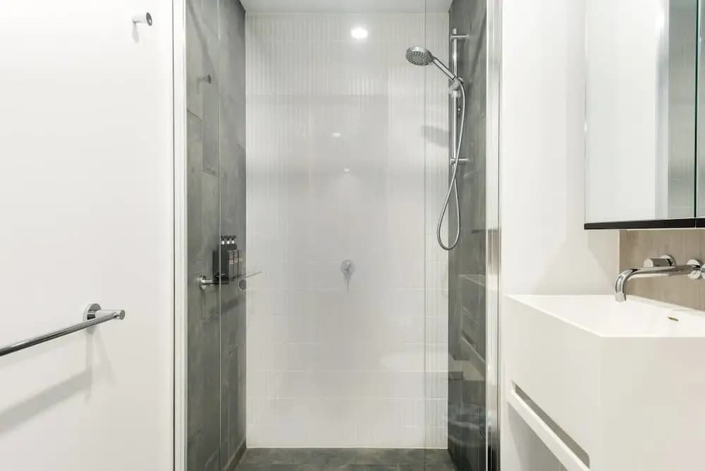 Skyline View High Rise Condo - photo 8