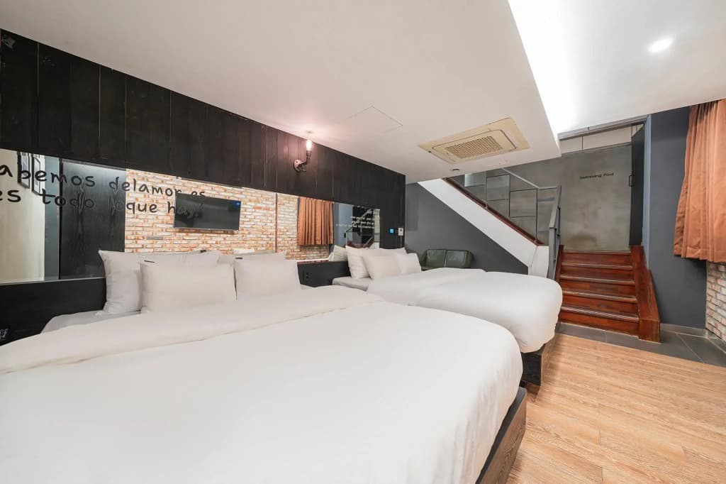 Hotel 2.4 - photo 5