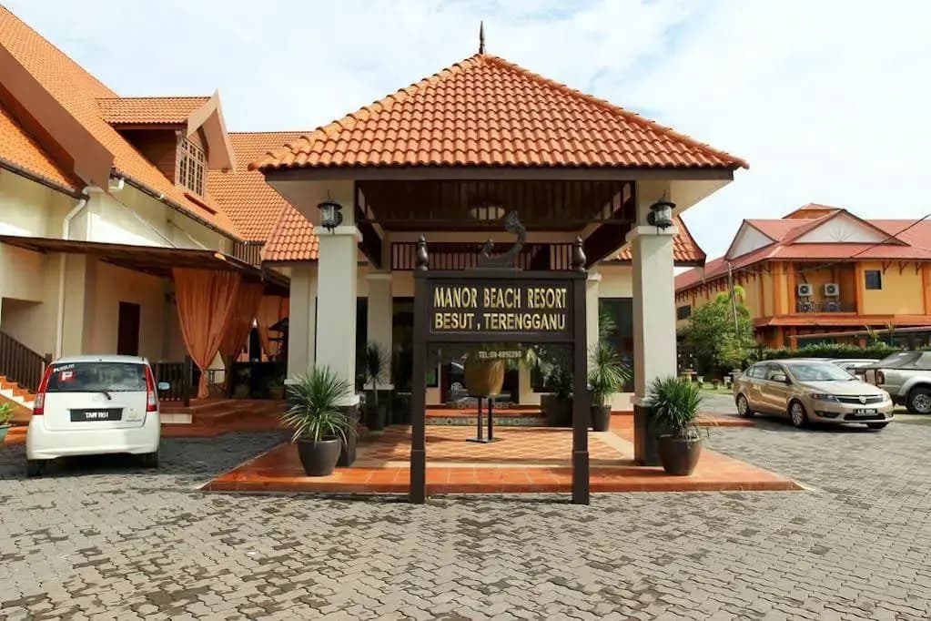 The Manor Beach Resort - photo 1