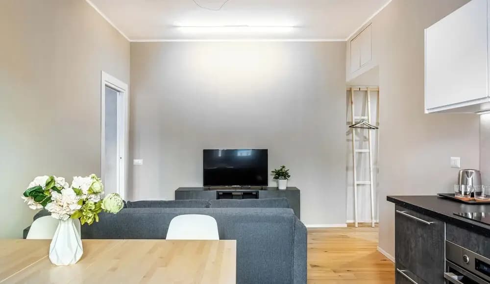 Charming flat with desk - photo 13