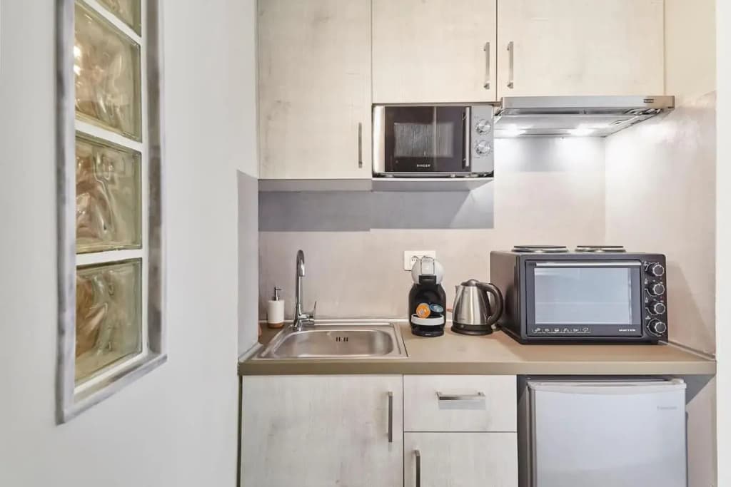 Explore Athens from an uber-central studio! - photo 17