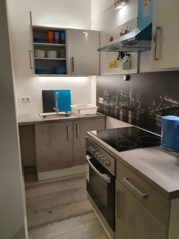 Central Lichtenberger Apartment - photo 12