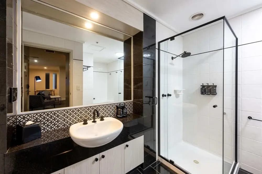 Chic 1-bedroom Apartment in Melbourne CBD - photo 6