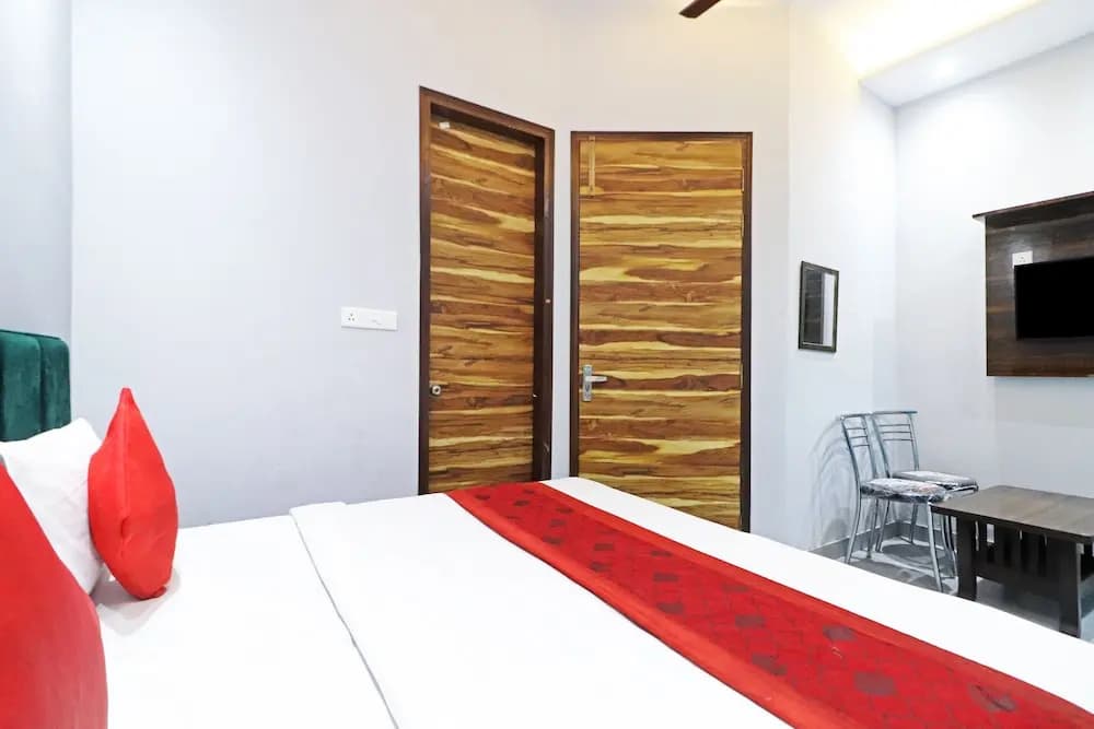 Twamev Rajouri garden by The Arrow - photo 11