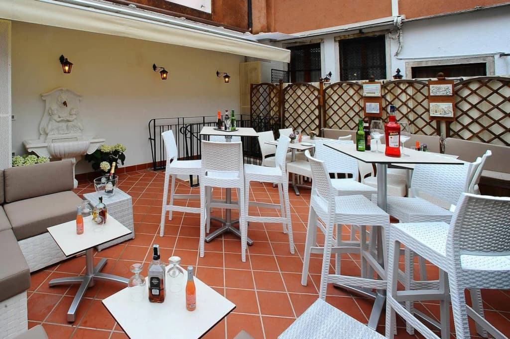 Hotel Fontana - photo 19