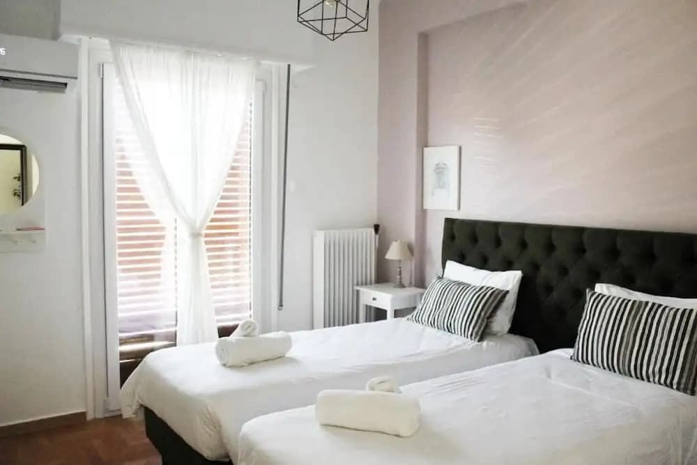 Suite 2 Bedrooms - photo 2