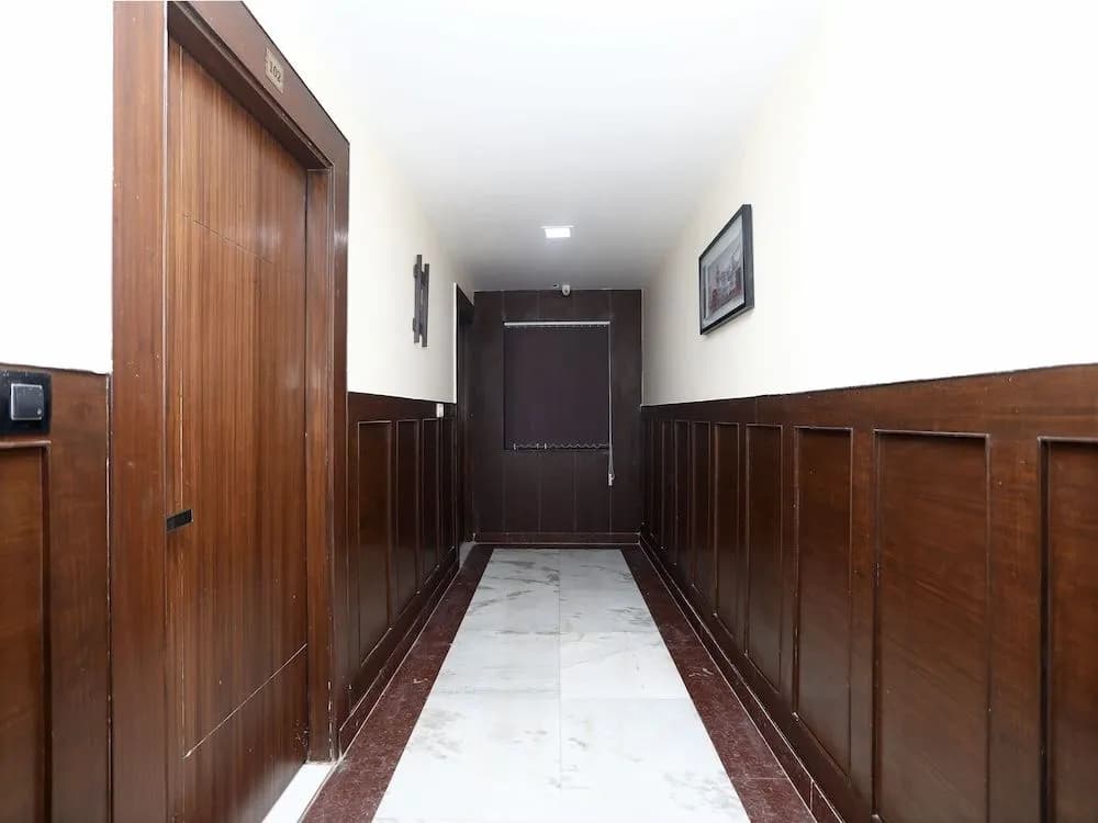 OYO Flagship 13847 HCMR Complex - photo 13