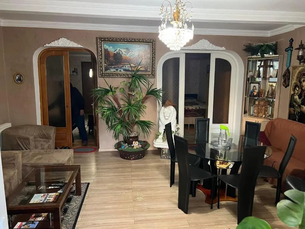 3 Room Flat in Tbilisi - photo 2