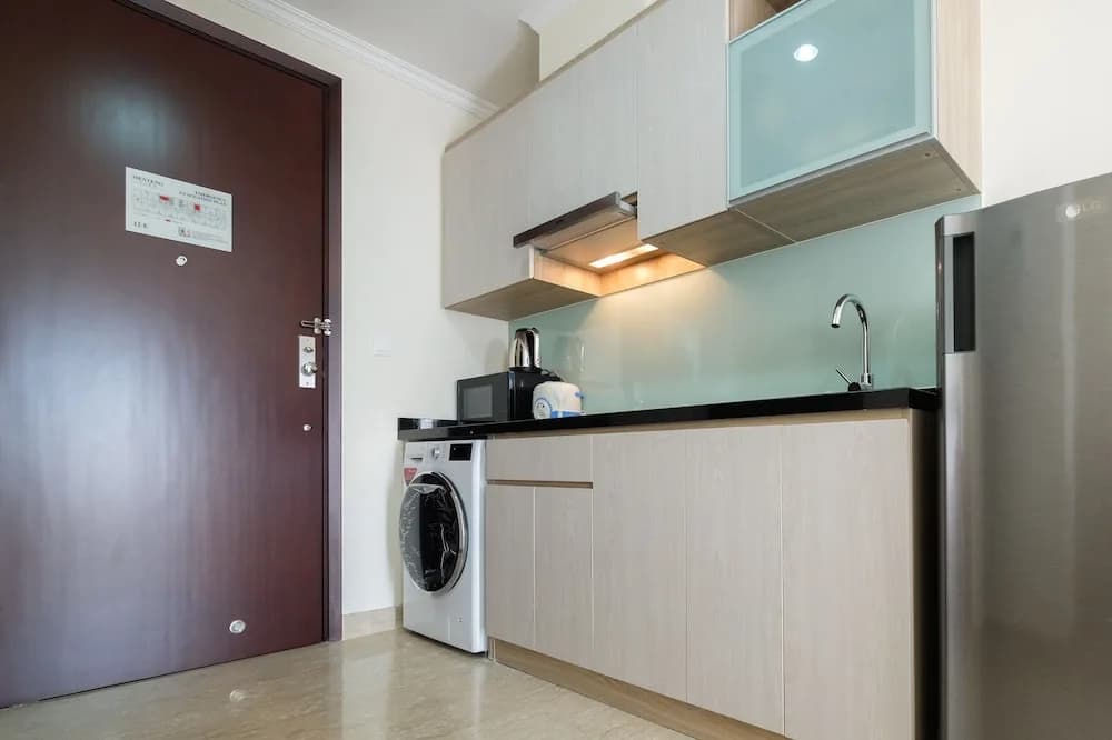 Modern Studio Menteng Park Apartment - photo 31