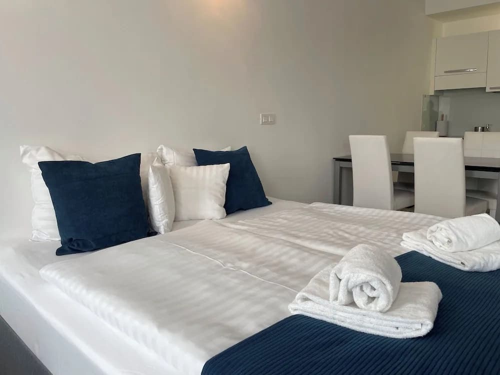 Smart Carrara Apartments - photo 4