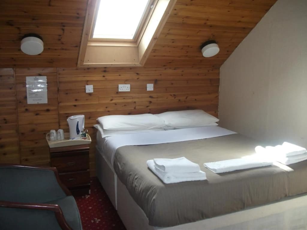 Edinburgh House Hotel - photo 3