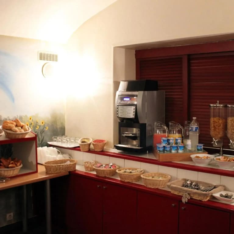 New Hotel Saint Lazare - photo 9