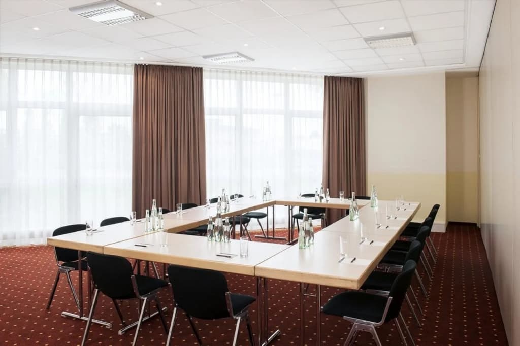 ibis Styles Berlin-Treptow - photo 15