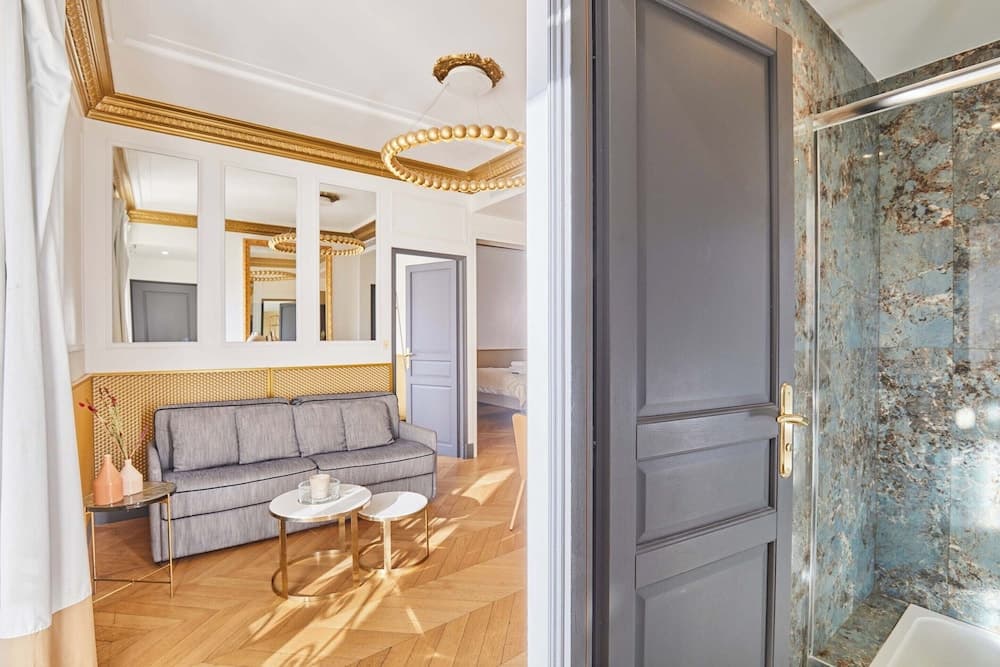 Superb AC- 2bdr Apartement Montaigne/arc de Triomphe - photo 12