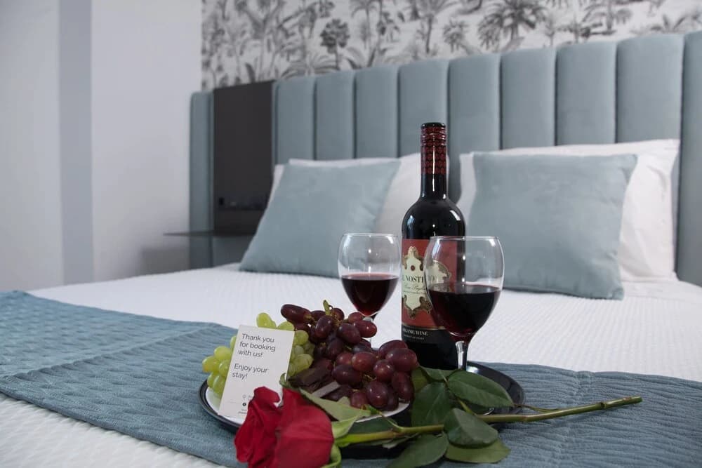 Phaedrus Living Modern Kriel Suites 203 - photo 2