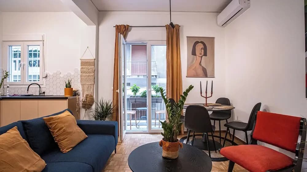Eclectic Chic Thissio Apartment - photo 7