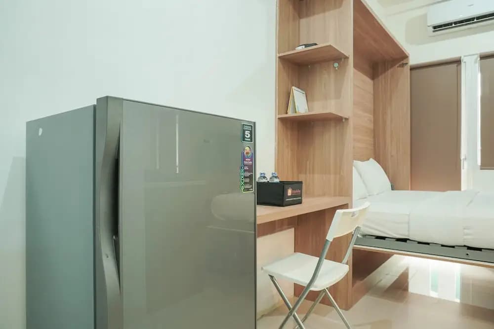 Lovely and Strategic Studio at Green Pramuka Apartment - photo 16