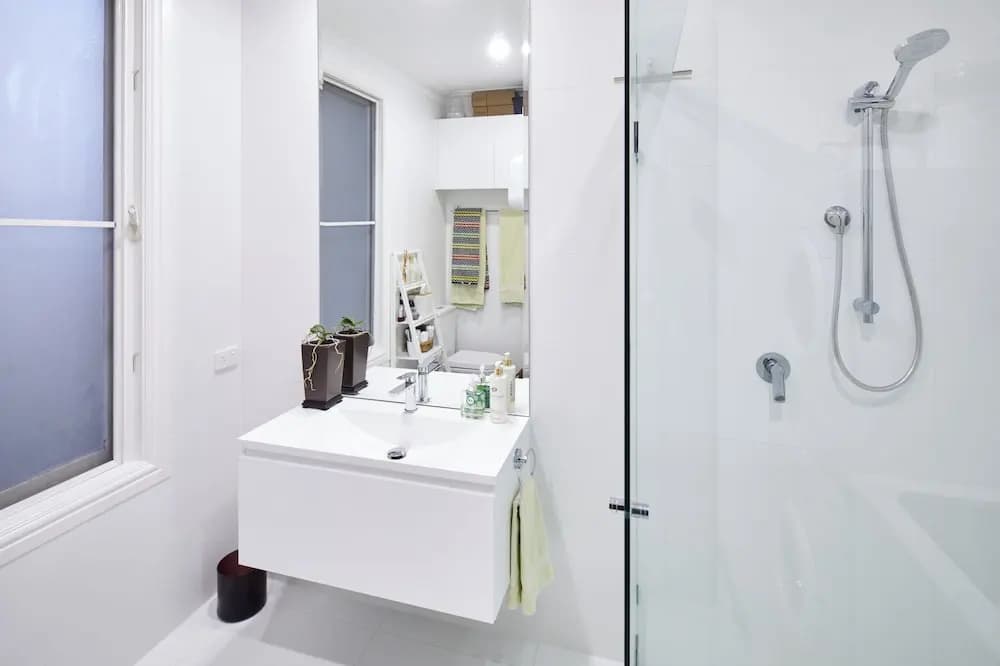 Eclectic 2 Bed & 2 Bath in Armadale with Parking - photo 8