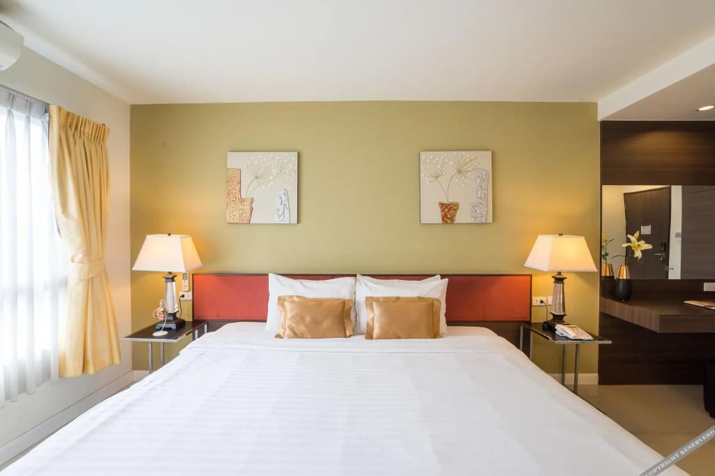 Beyond Suite Hotel - photo 6