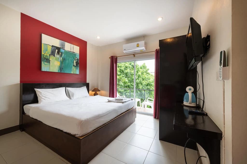 Baan Yuyen Karon Guesthouse - photo 5