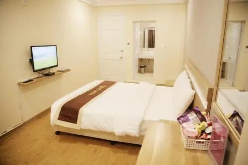 City Hotel - photo 3