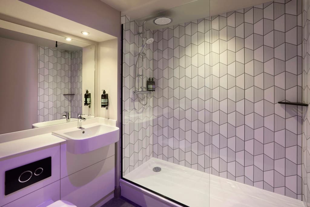Premier Inn London Hampstead - photo 8