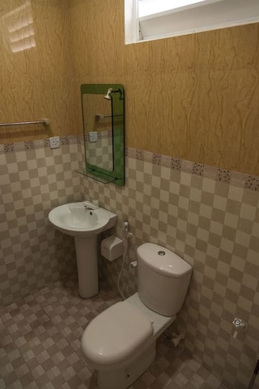 Dhirey Inn - photo 7