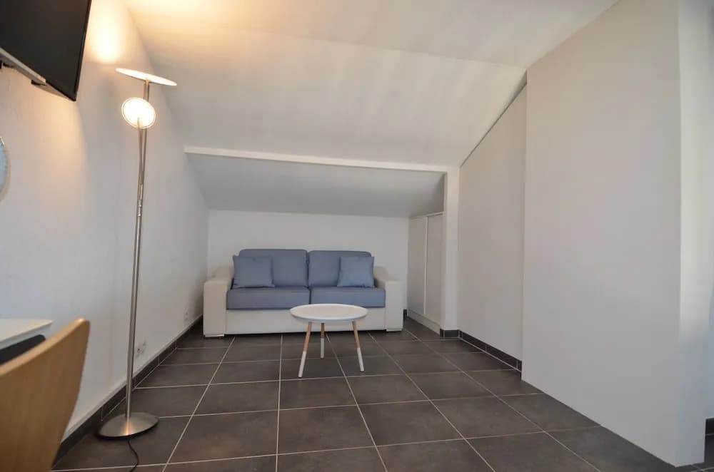 Modern duplex apartment 4 persons near train station Acropolis in Nice - photo 1
