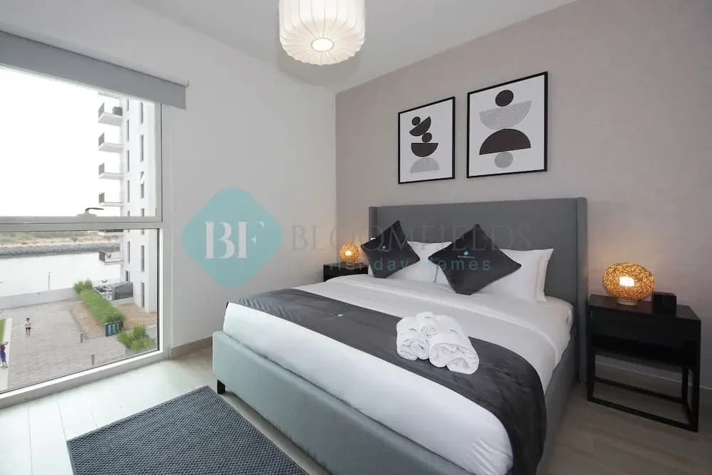 Bloomfields 1BR Canal View in Water Edge - photo 1