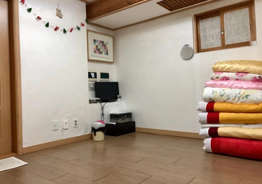 Moon Hanok Guesthouse - photo 2