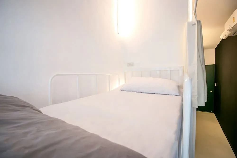 Oyo Chatel Hostel Bangkok - photo 7