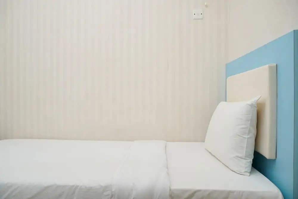 Gorgeous 2BR Green Pramuka Apartment - photo 11