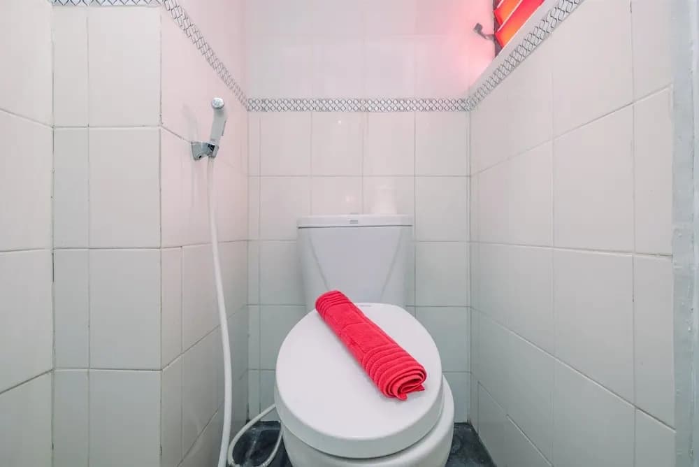 Simple And Cozy Living 2Br At Cibubur Village Apartment - photo 7