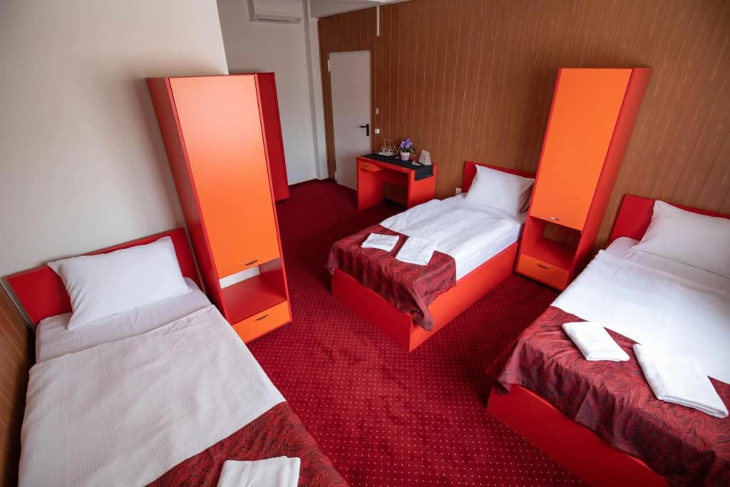 Népliget Hotel - photo 4
