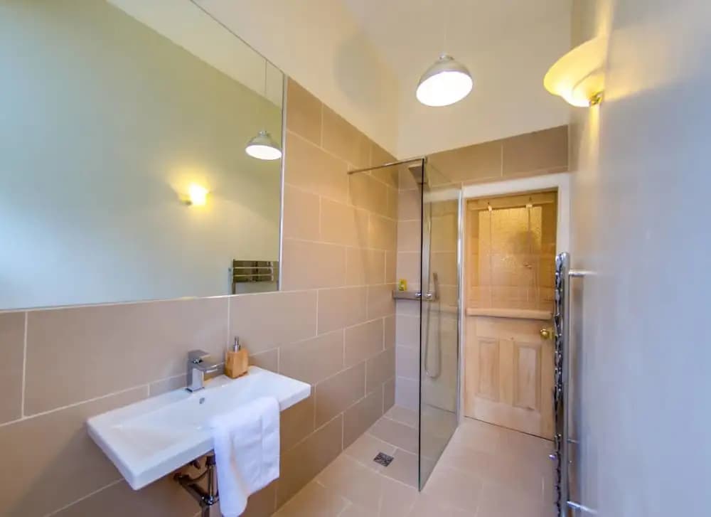 JOIVY Fabulous Ground-floor 3-bedroom Near Old Town - photo 7