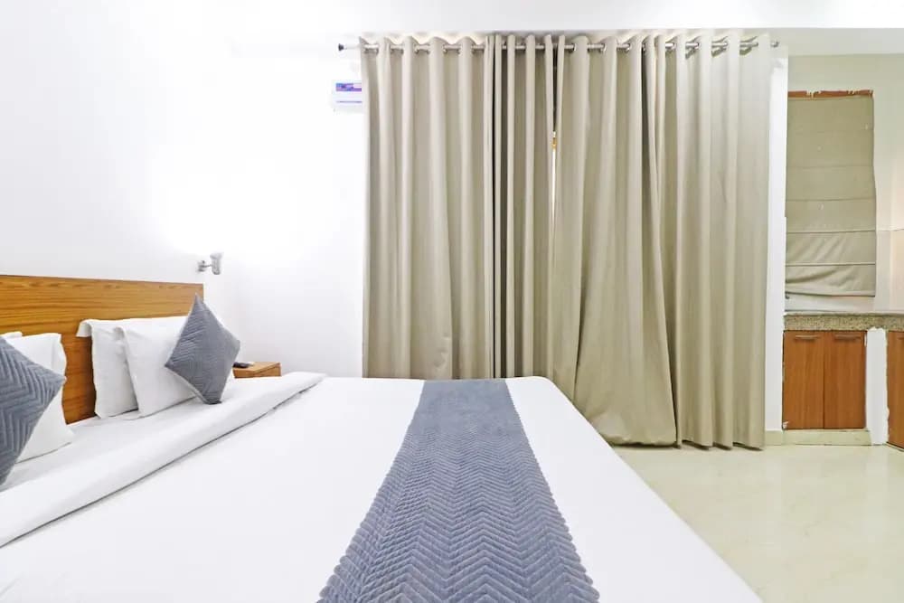 Mauryan Elite Hotel Chhatarpur Metro Station - photo 6