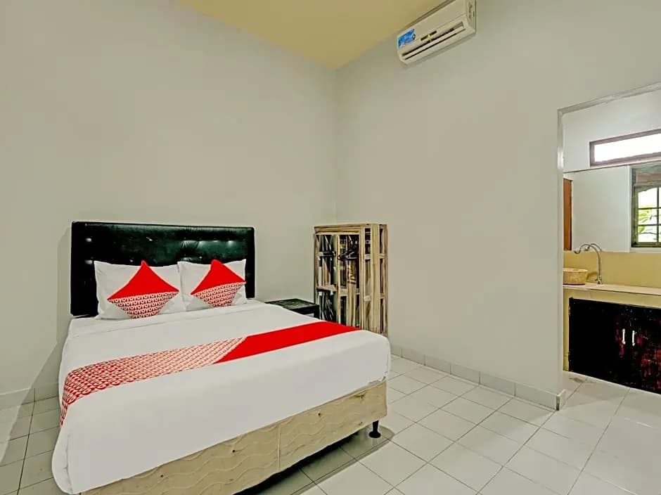 OYO 90155 Landuh Merta Residence - photo 5